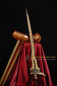 Keris Karno Tinanding Pudak Sategal