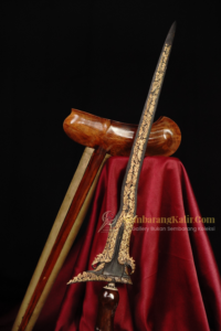 Keris Karno Tinanding Pudak Sategal