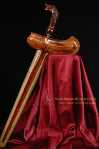 Keris Karno Tinanding Pudak Sategal