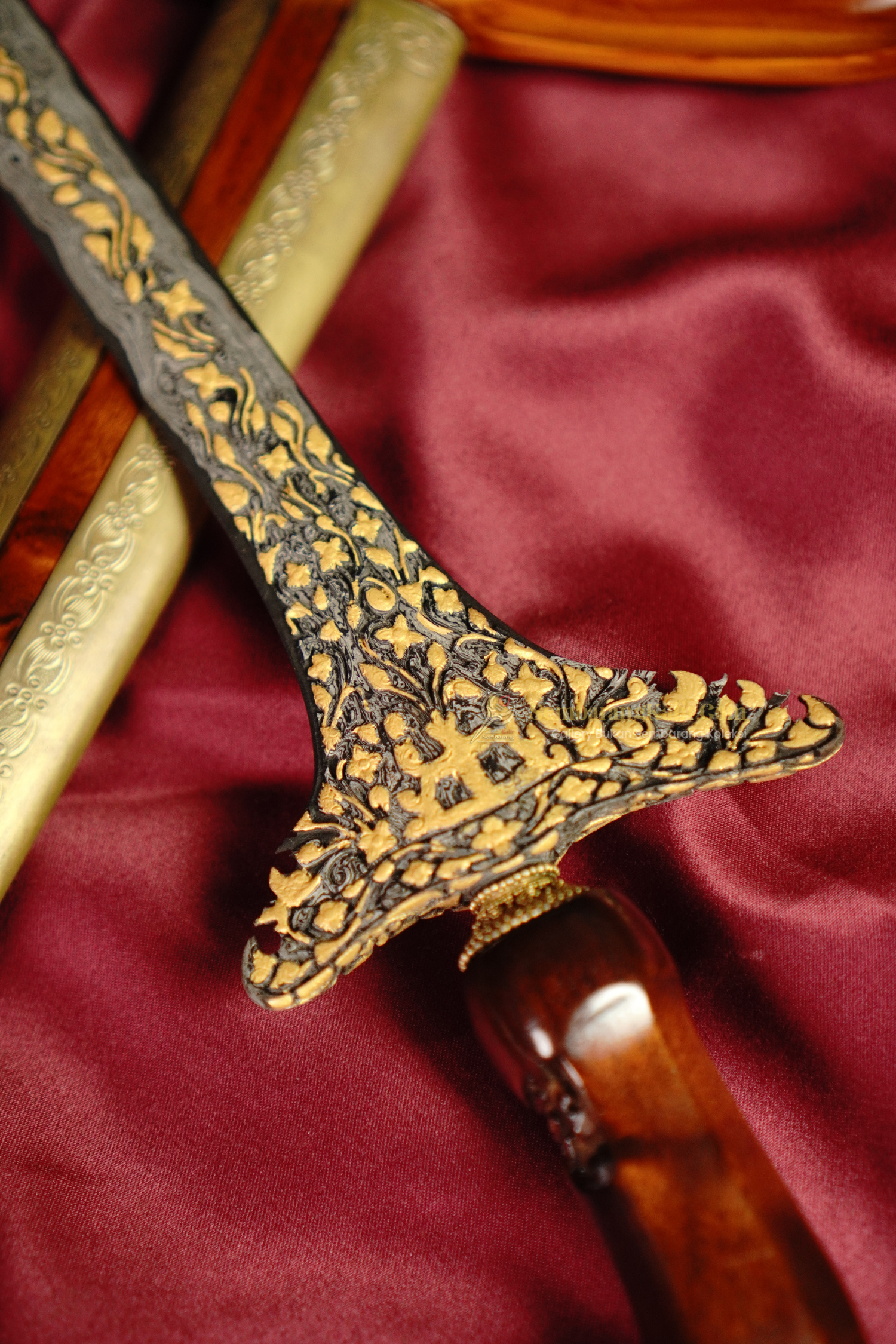 Keris Sepang Tinatah Emas