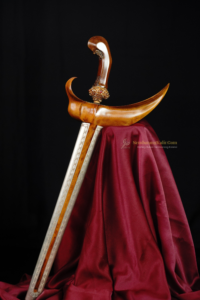 Keris Pamor Junjung Derajad